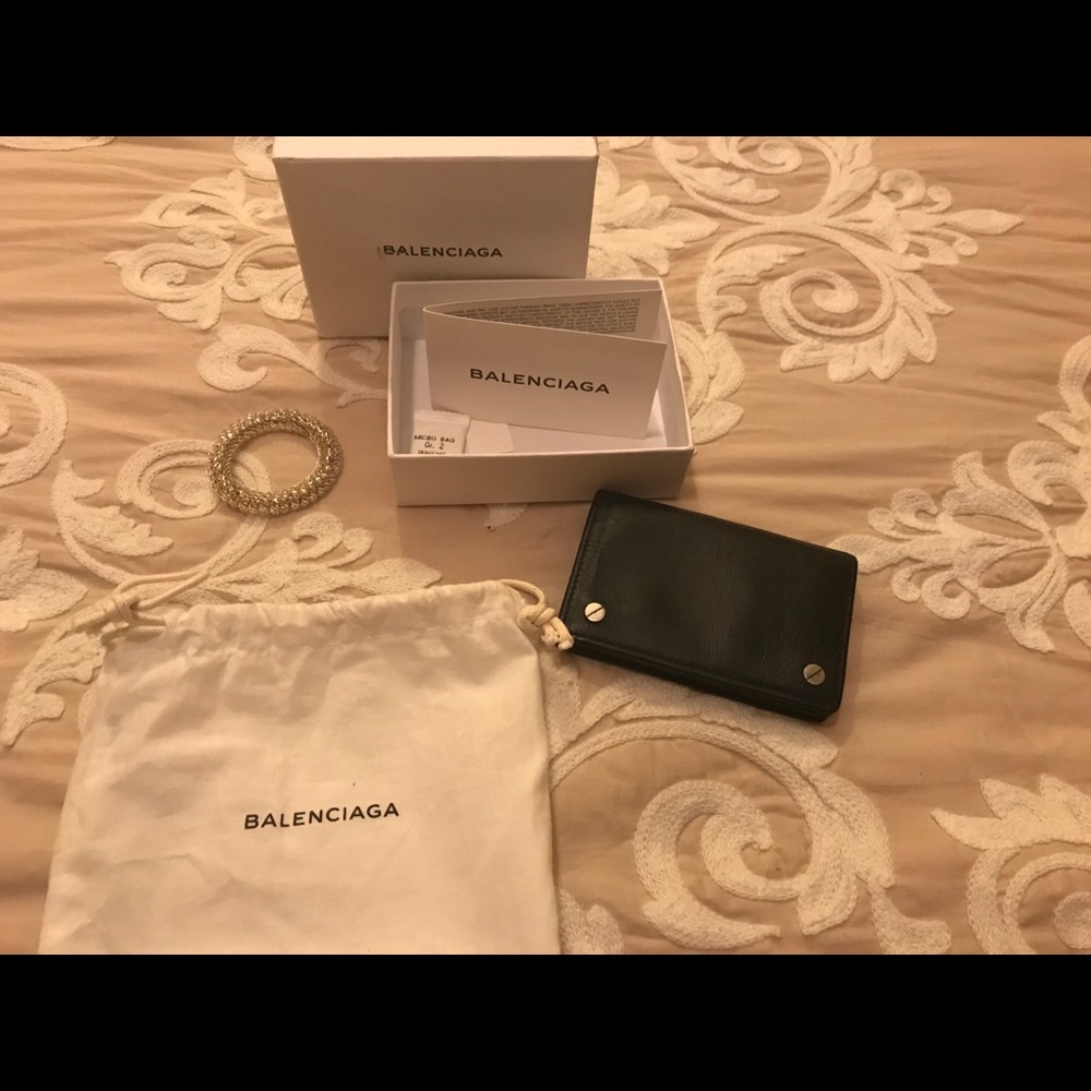 💯 Authentic Balenciaga Men’s Leather Card Holder